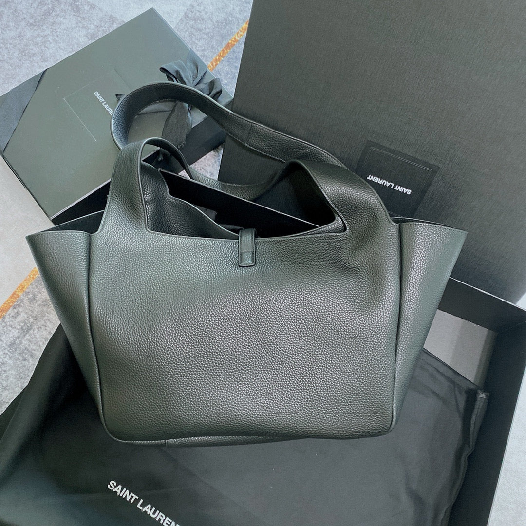 Black Bag - FashionHype.xyz