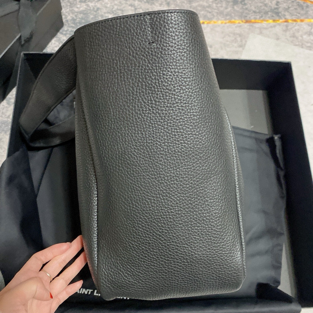 Black Bag - FashionHype.xyz