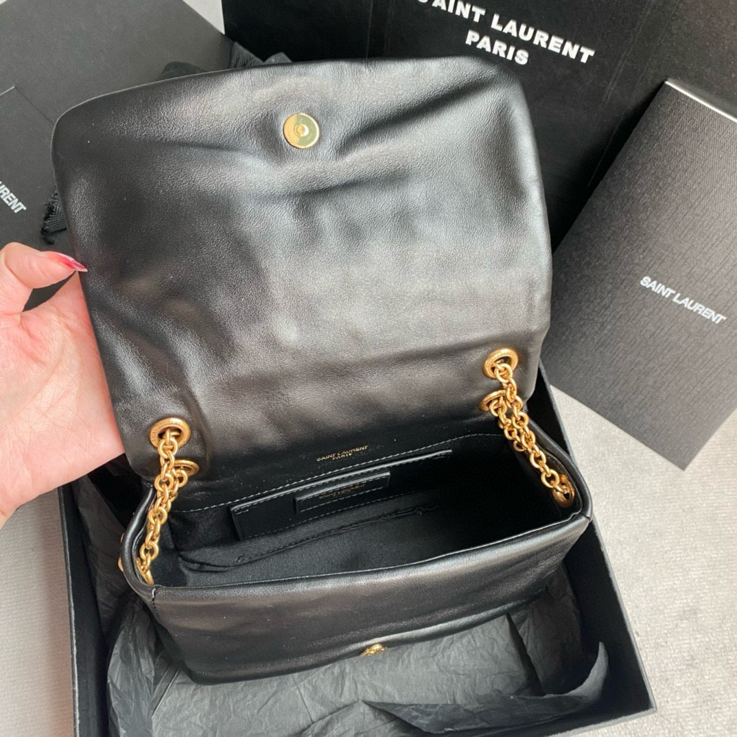 Schwarze Tasche