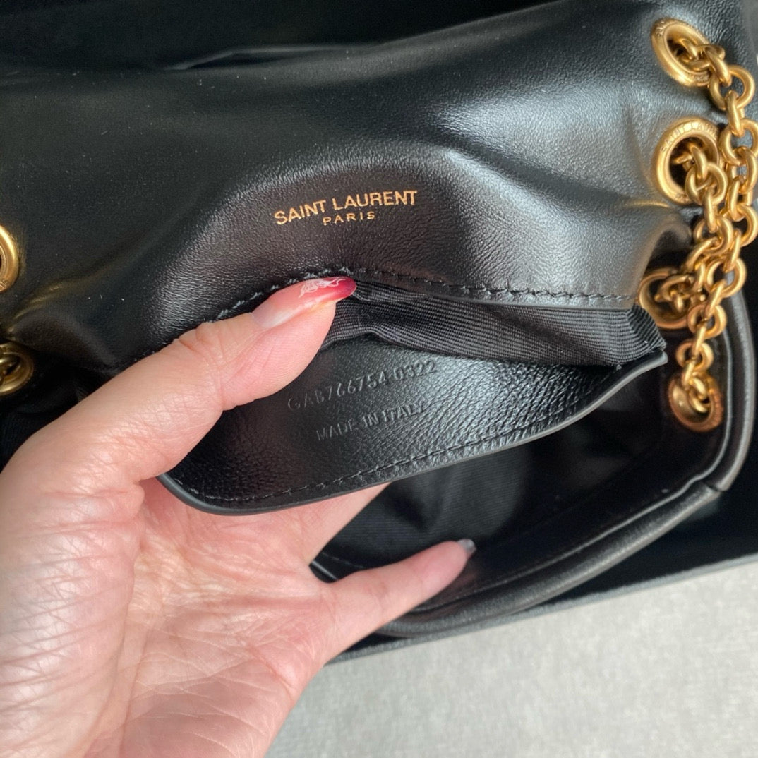 Schwarze Tasche