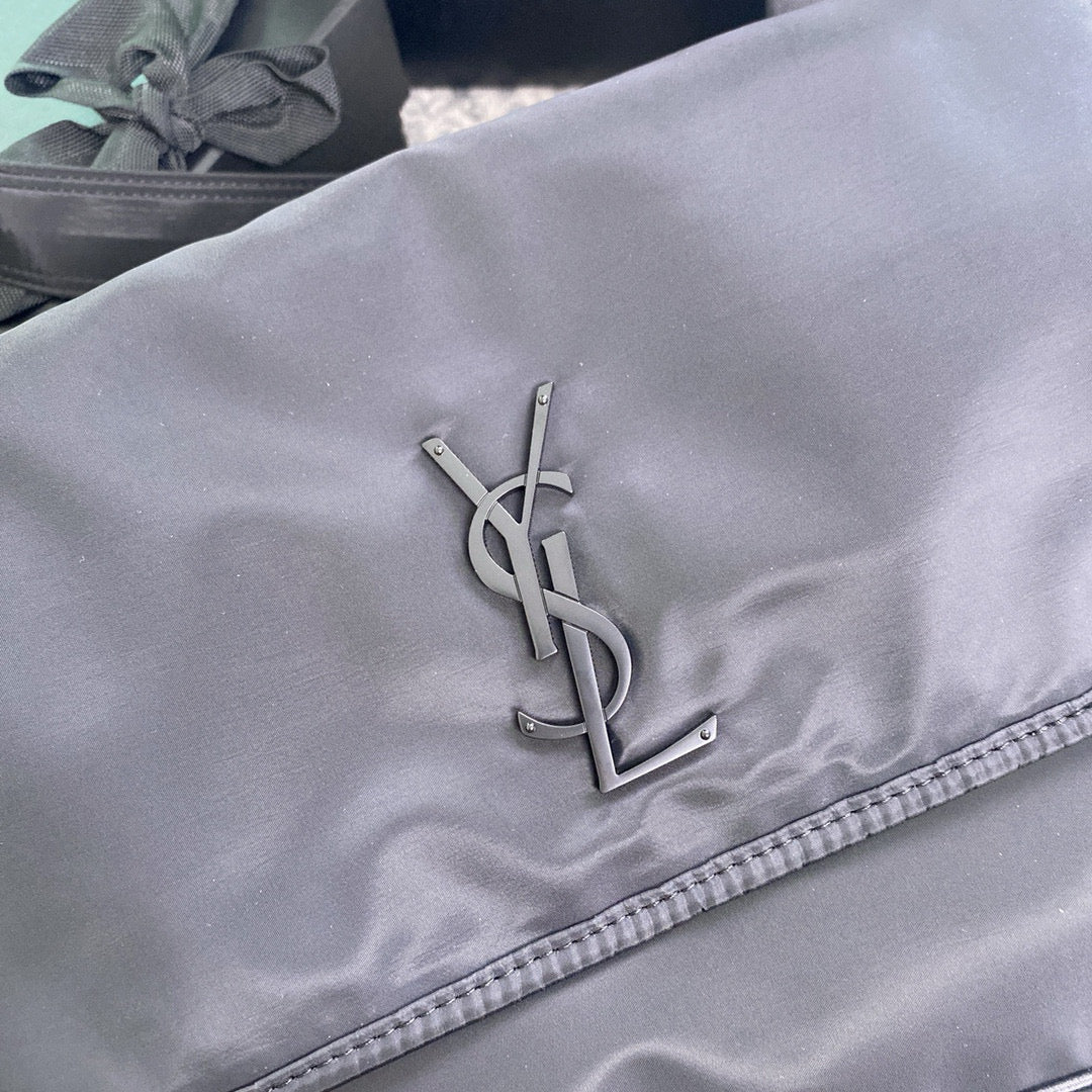 Bolso negro