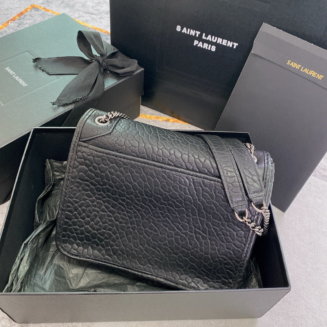 Schwarze Tasche