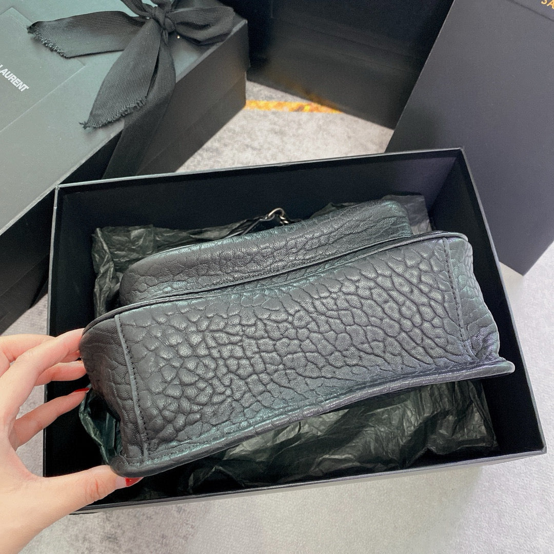Schwarze Tasche