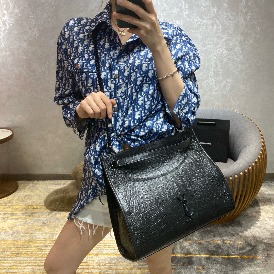 Schwarze Tasche