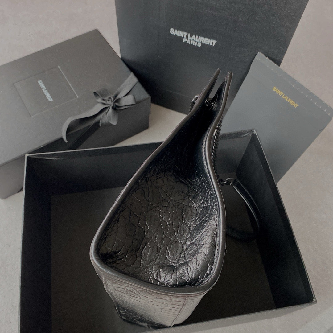 Schwarze Tasche