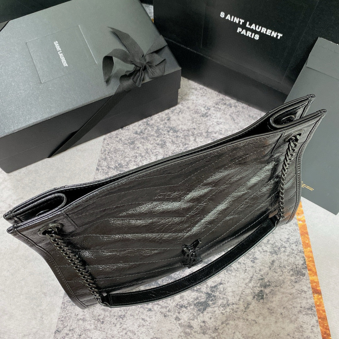 Schwarze Tasche