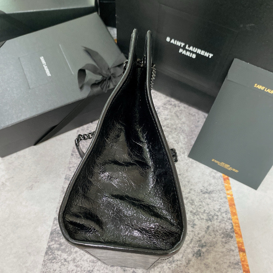 Schwarze Tasche