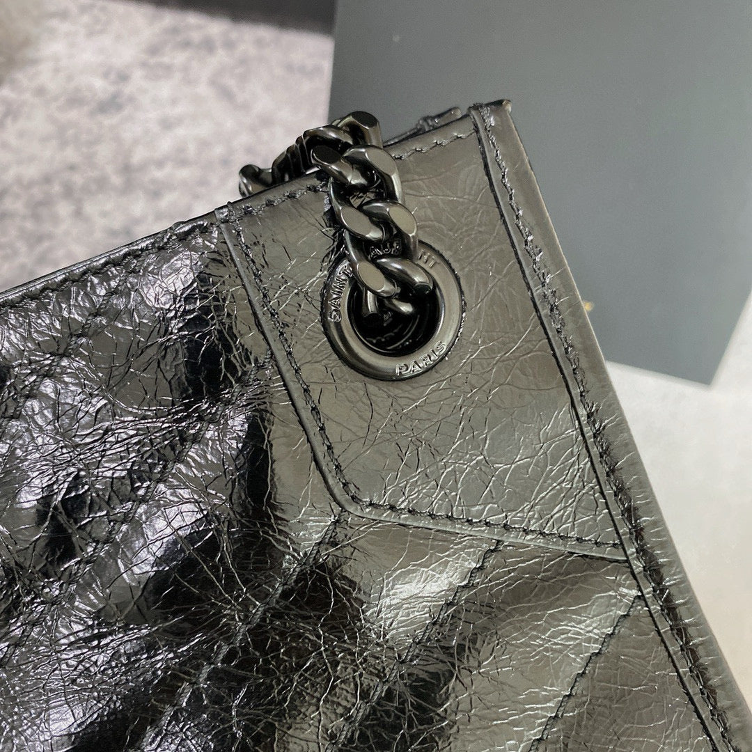 Schwarze Tasche