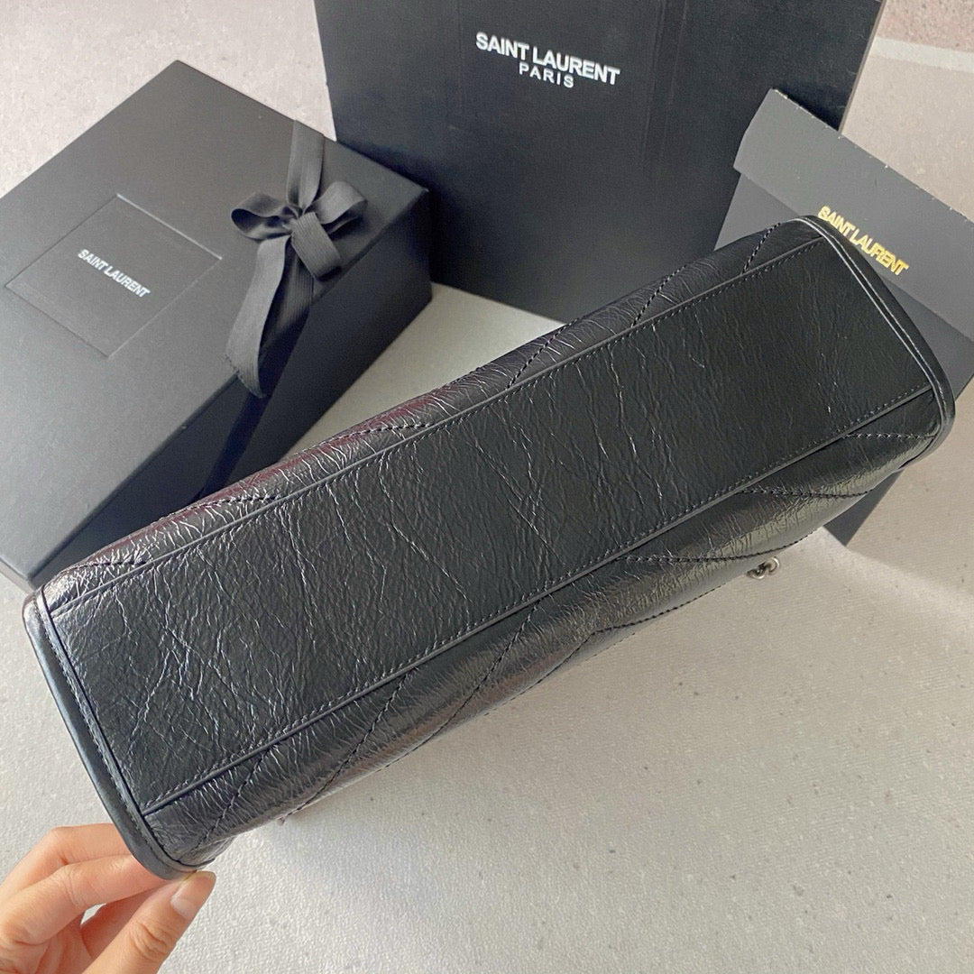 Schwarze Tasche