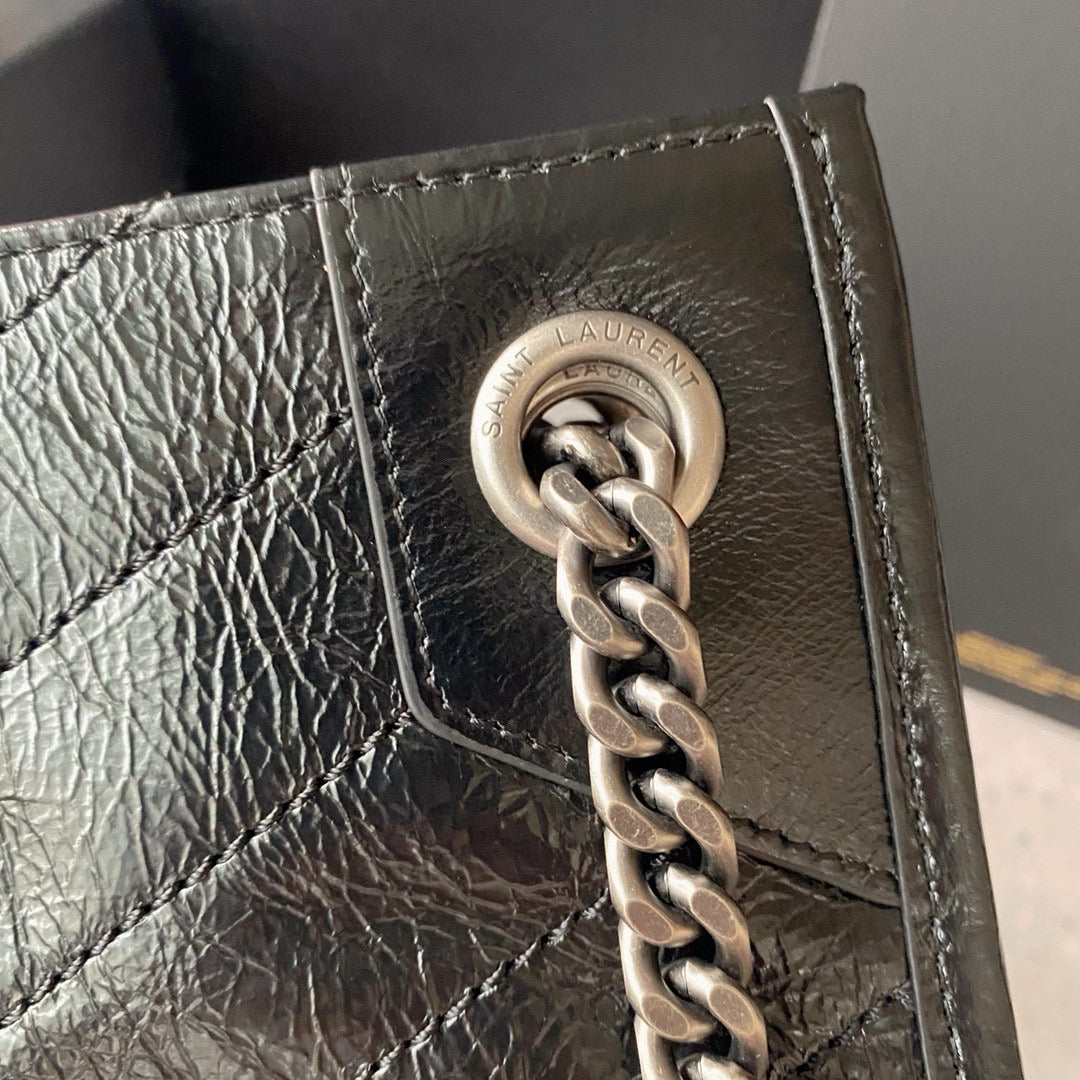 Schwarze Tasche