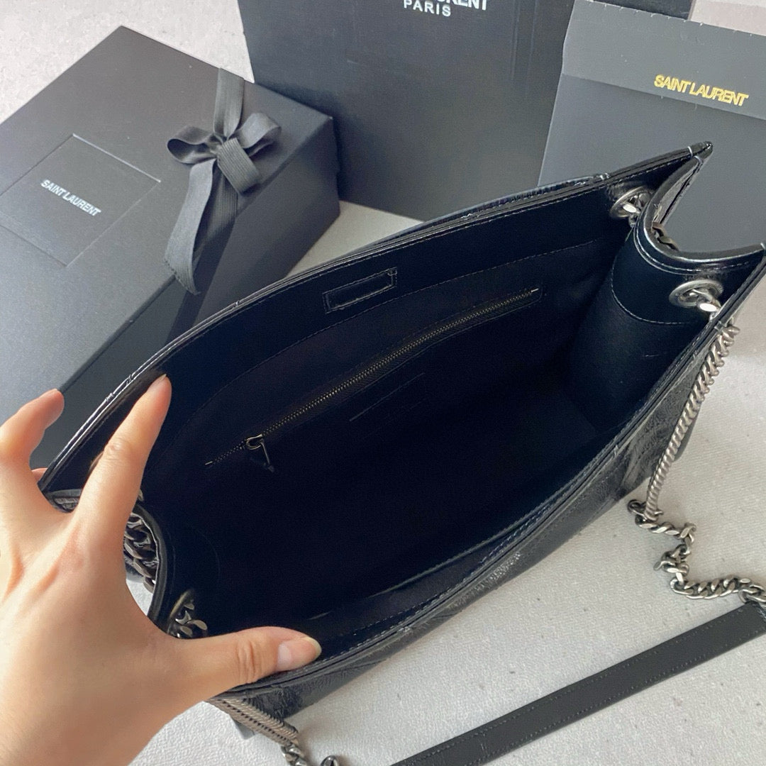 Schwarze Tasche