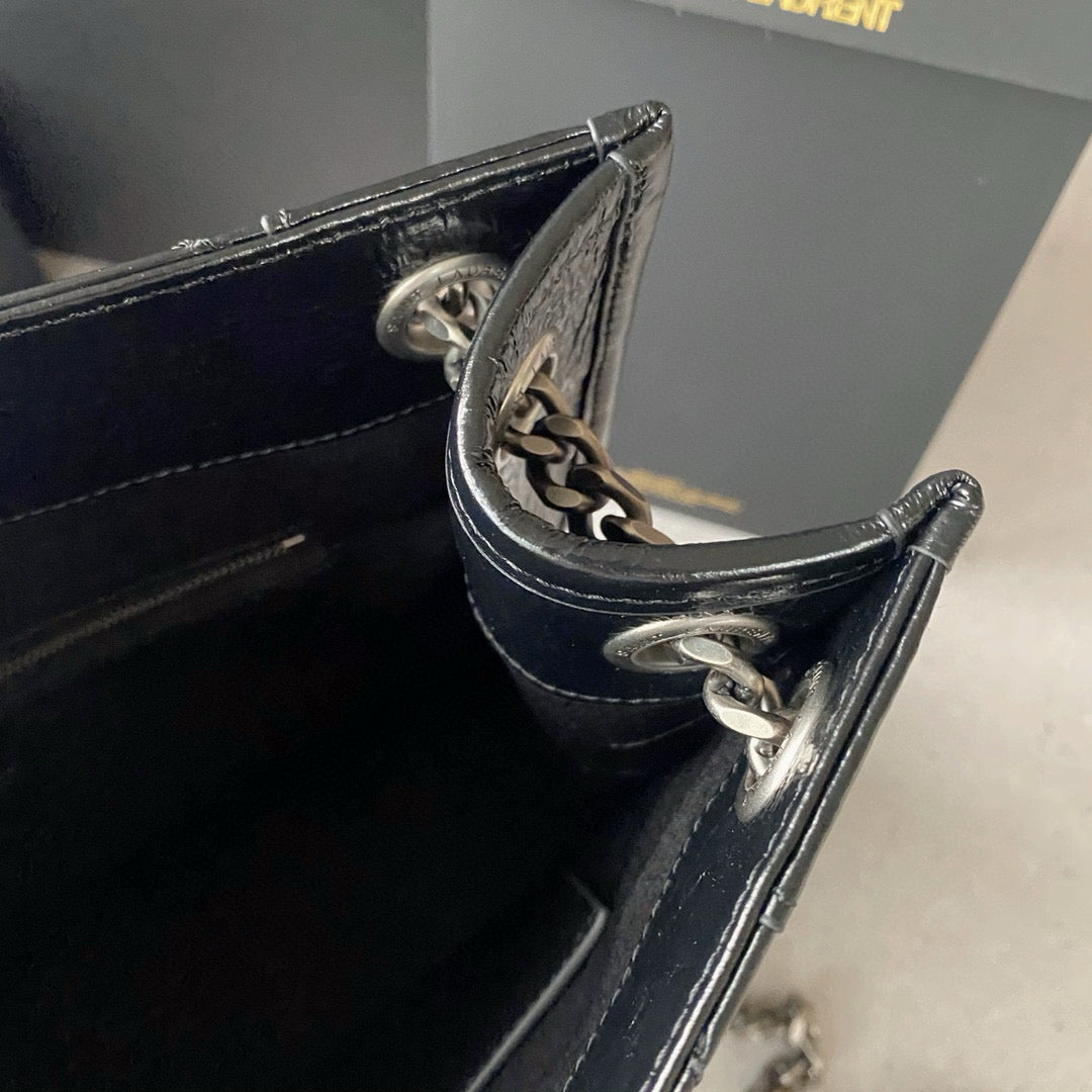 Schwarze Tasche