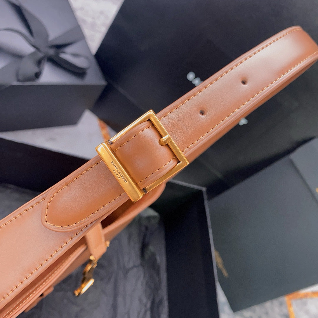 Braune und hellorange Tasche