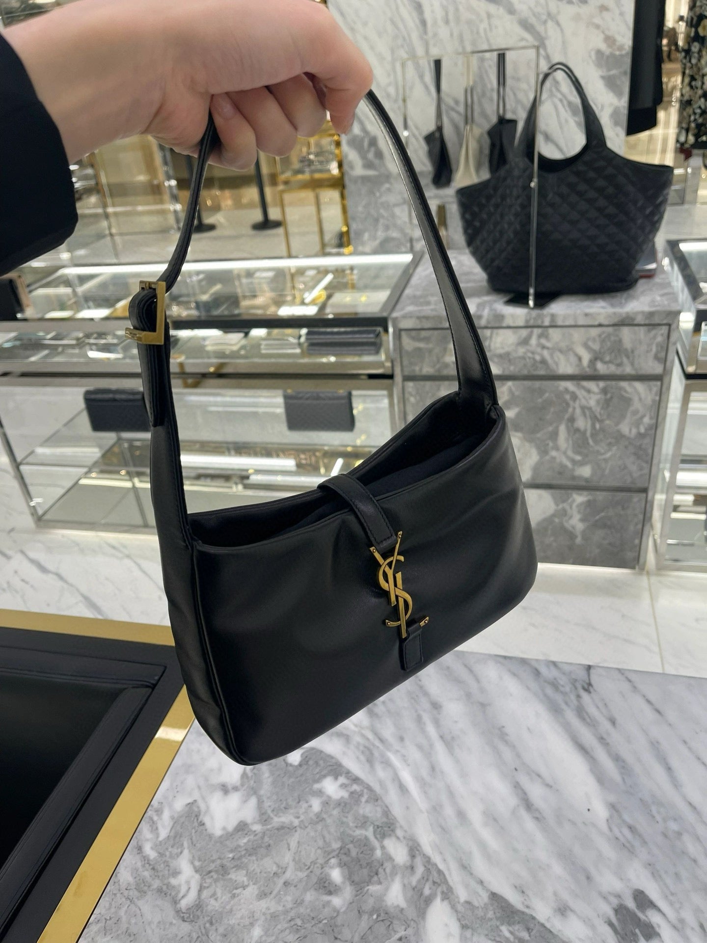 Schwarze Tasche
