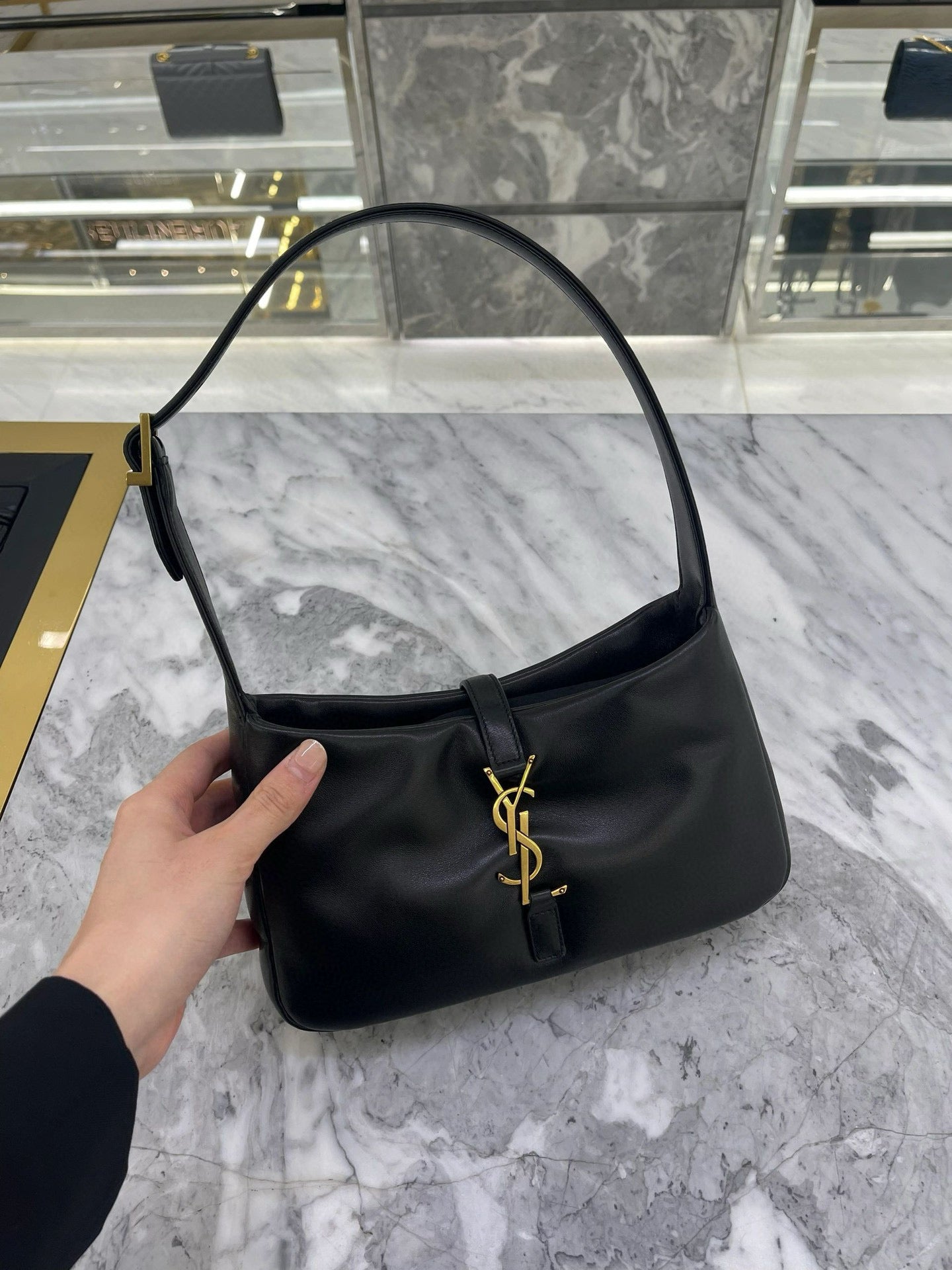 Schwarze Tasche