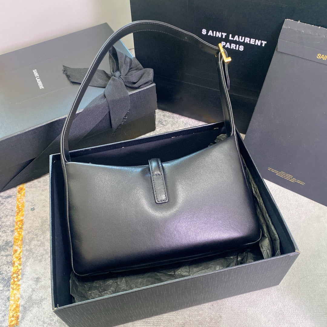 Schwarze Tasche