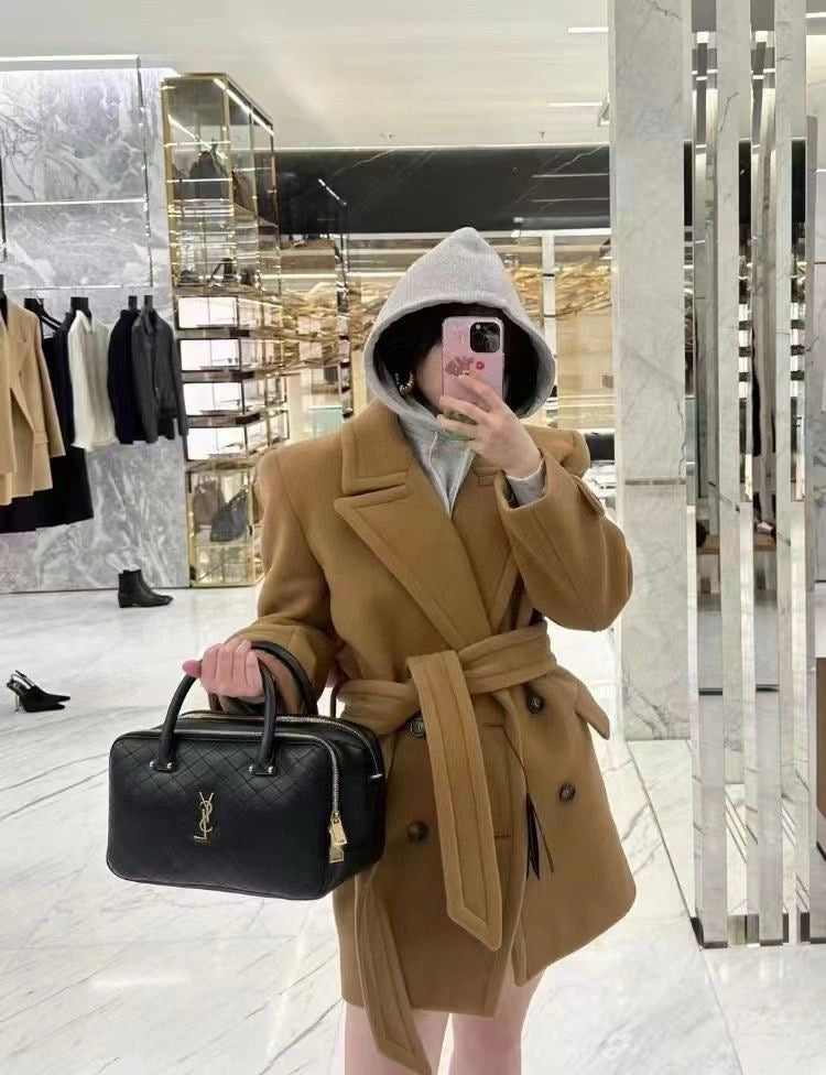Schwarze Tasche