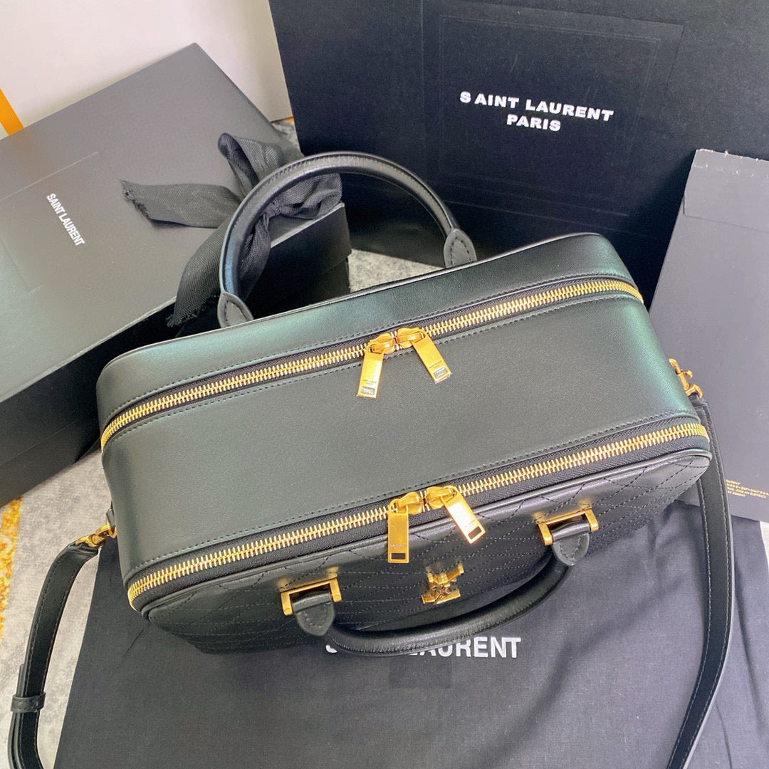Schwarze Tasche