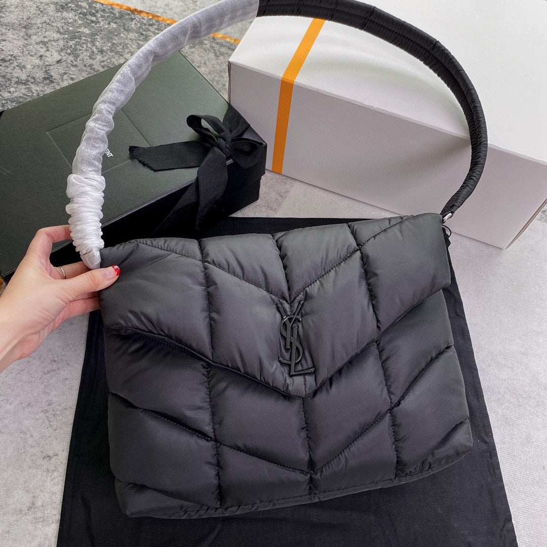 Schwarze Tasche