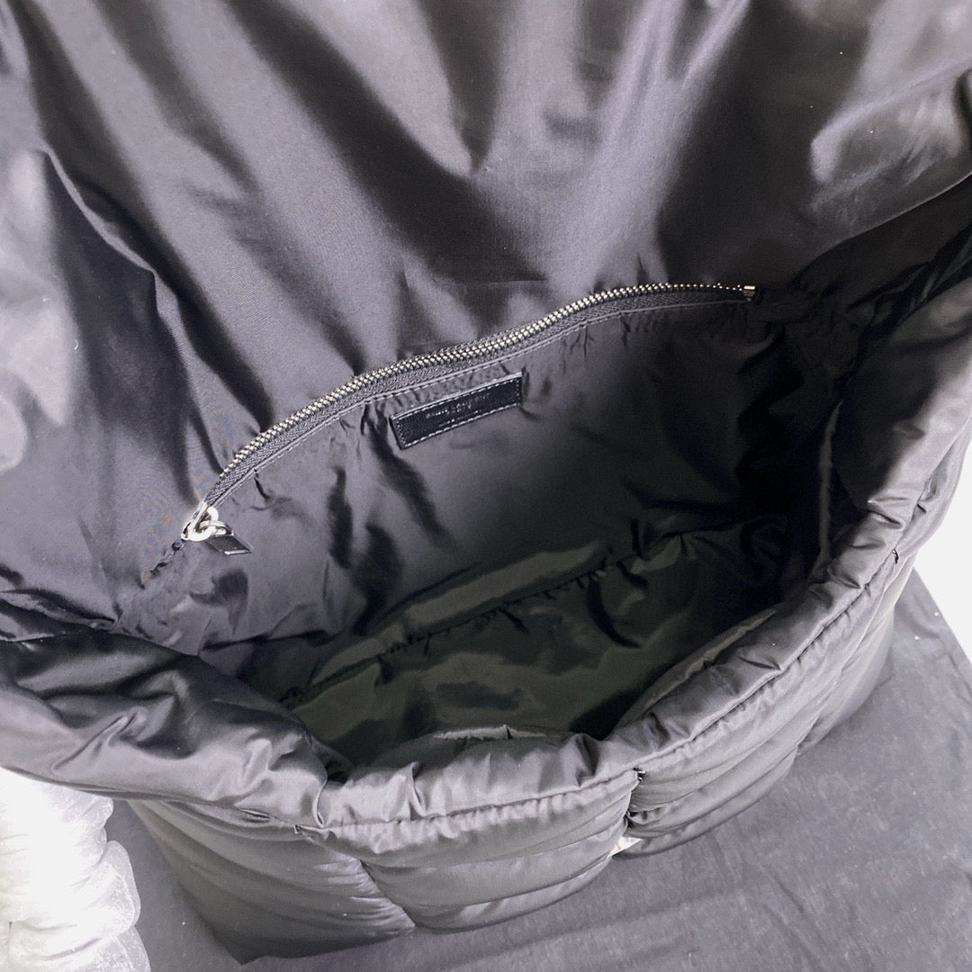 Schwarze Tasche