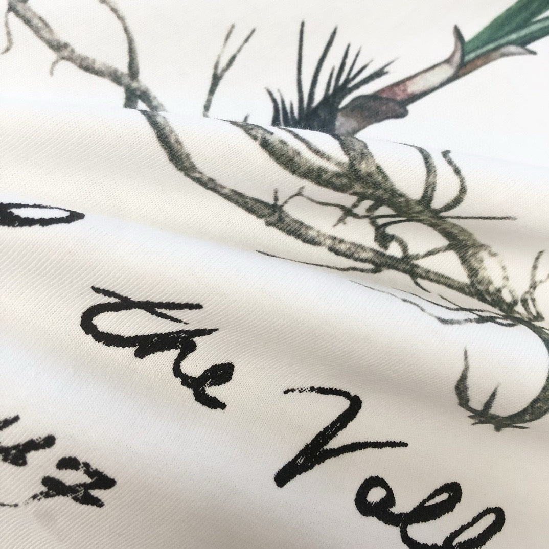 White and Black T-shirt - FashionHype.xyz
