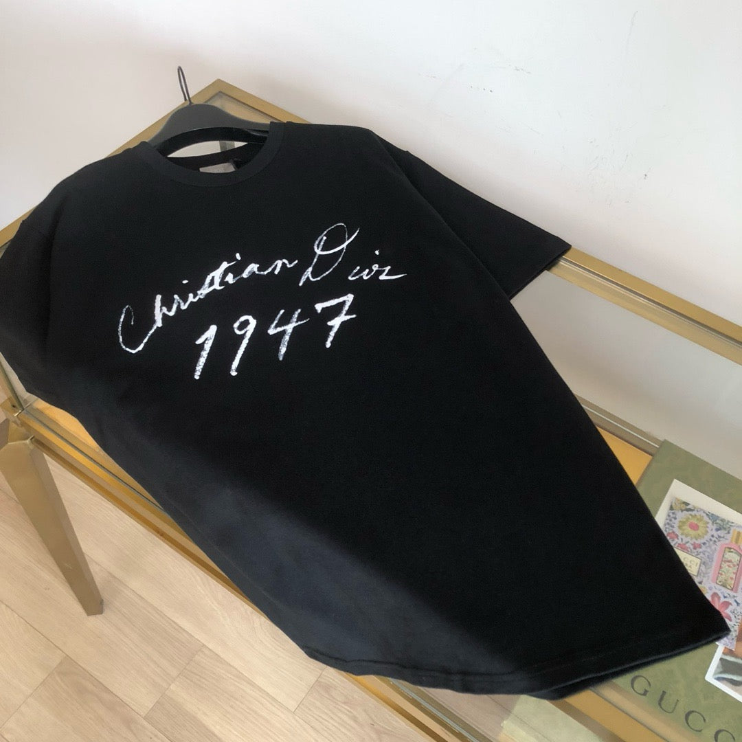 White and Black T-shirt - FashionHype.xyz