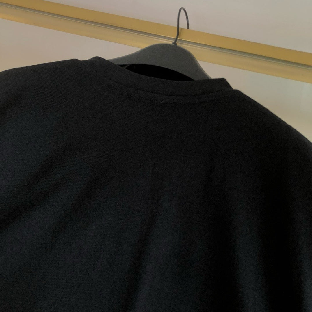White and Black T-shirt - FashionHype.xyz