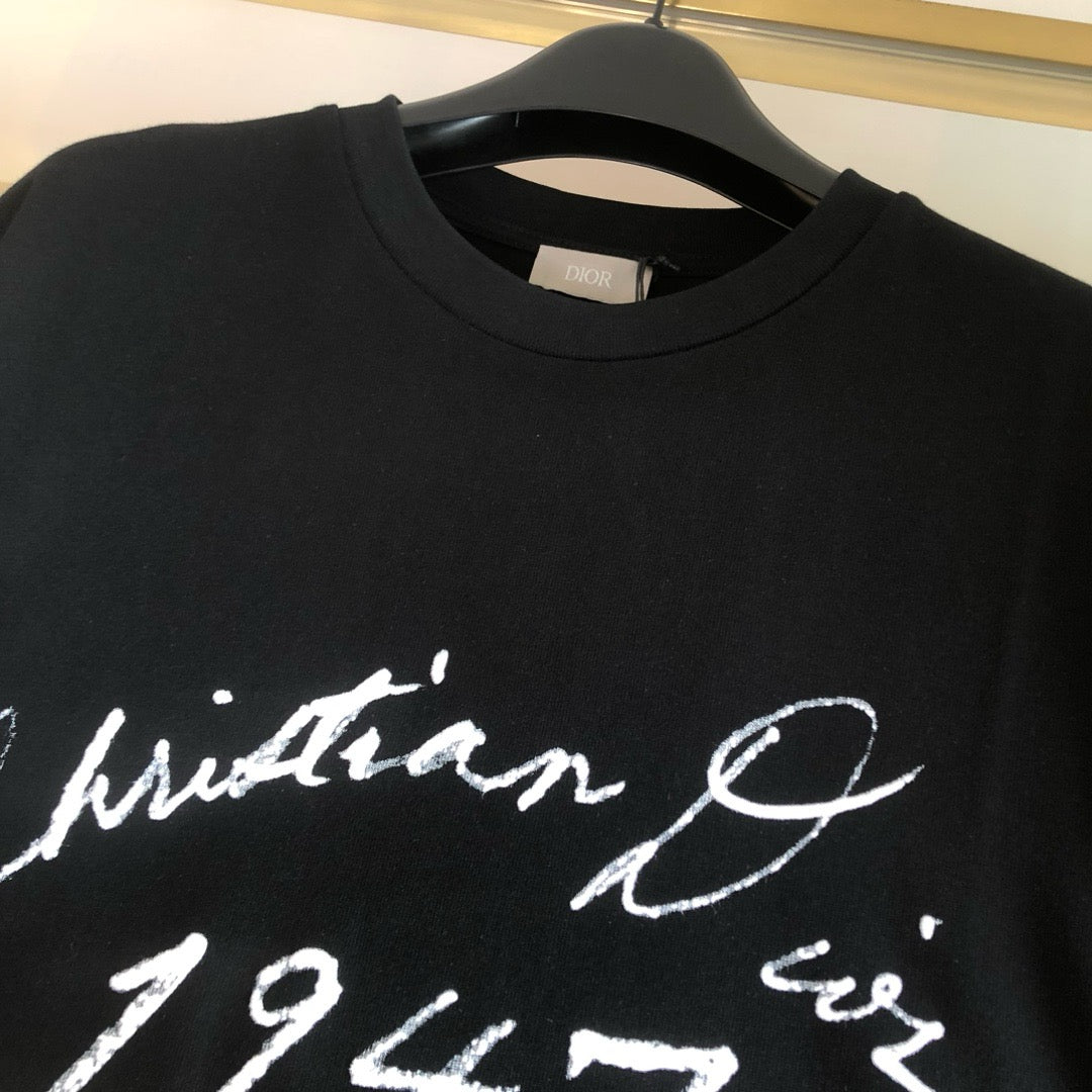 White and Black T-shirt - FashionHype.xyz