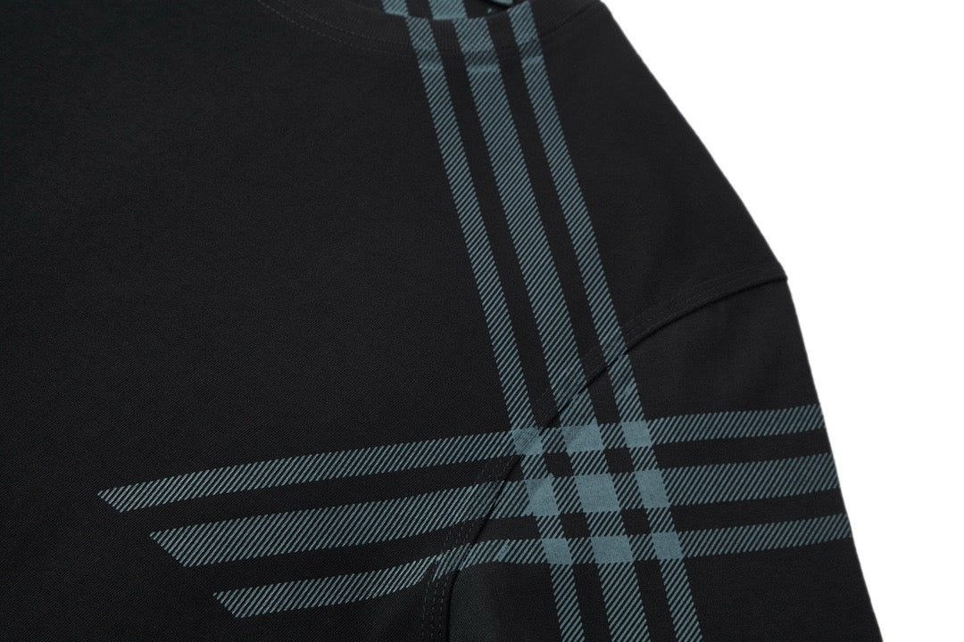 Black,White and Green T-shirt - FashionHype.xyz