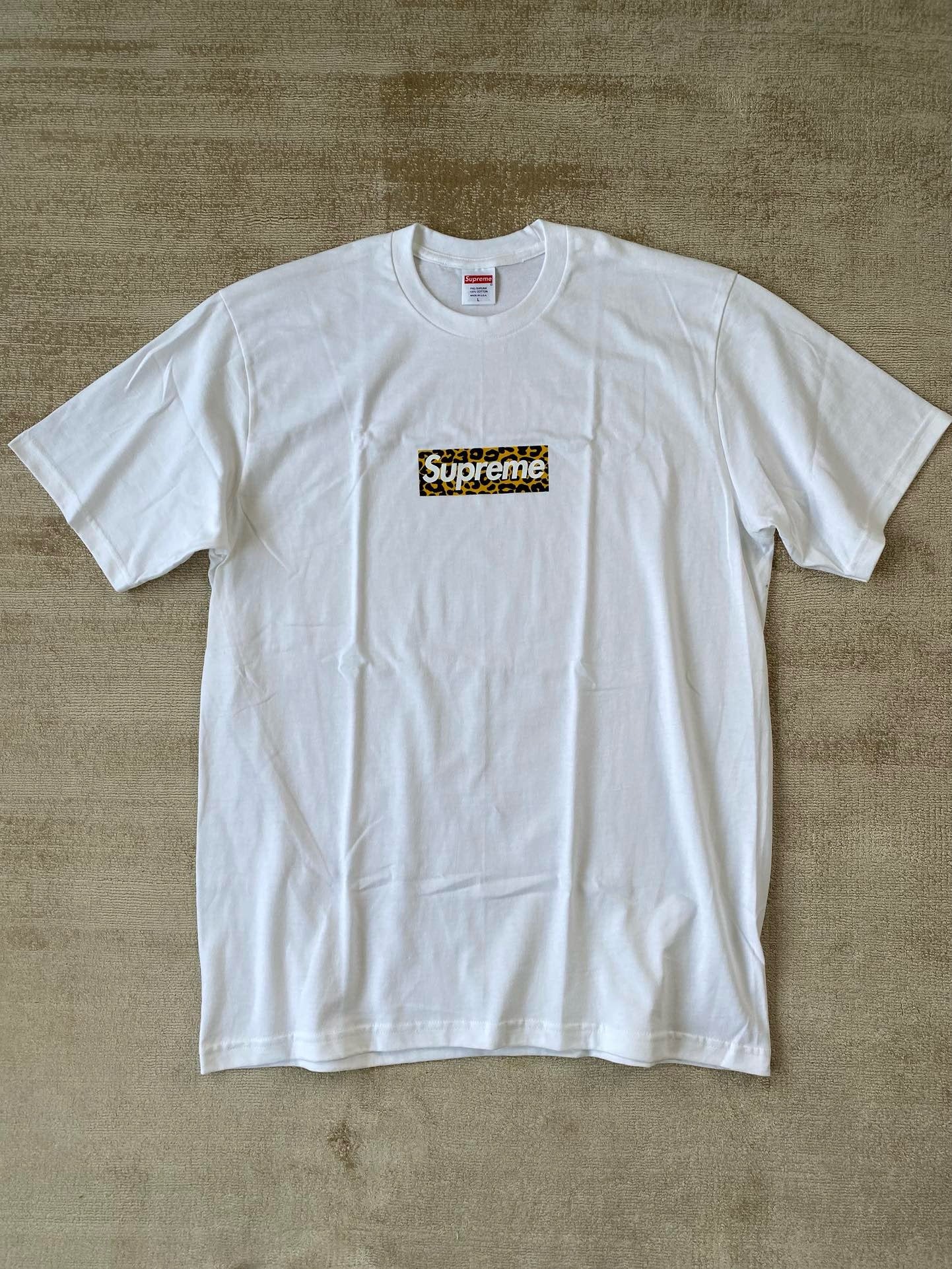 weißes T-Shirt