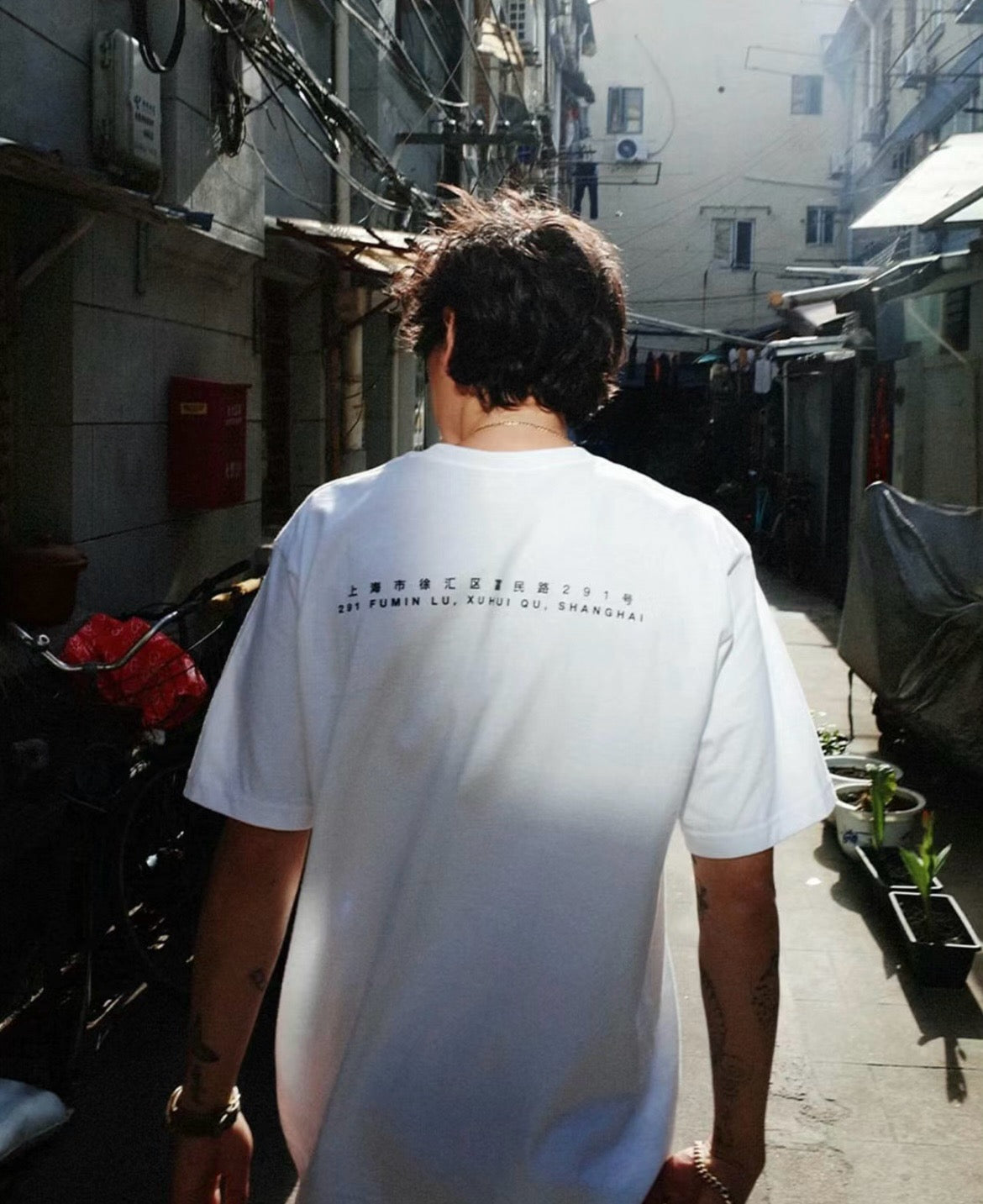 weißes T-Shirt