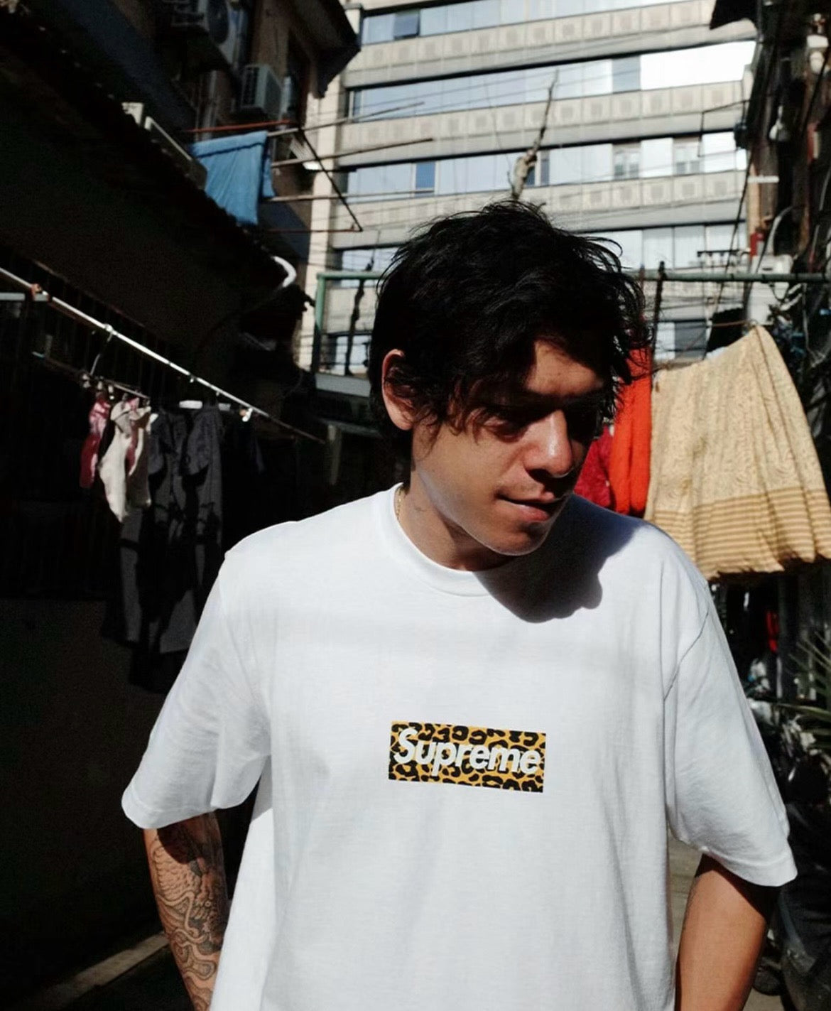 weißes T-Shirt