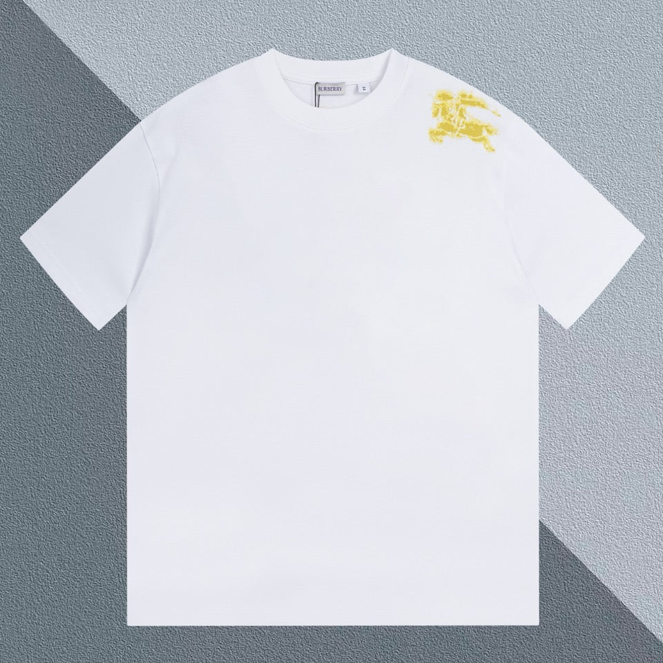 Schwarz-weißes T-Shirt