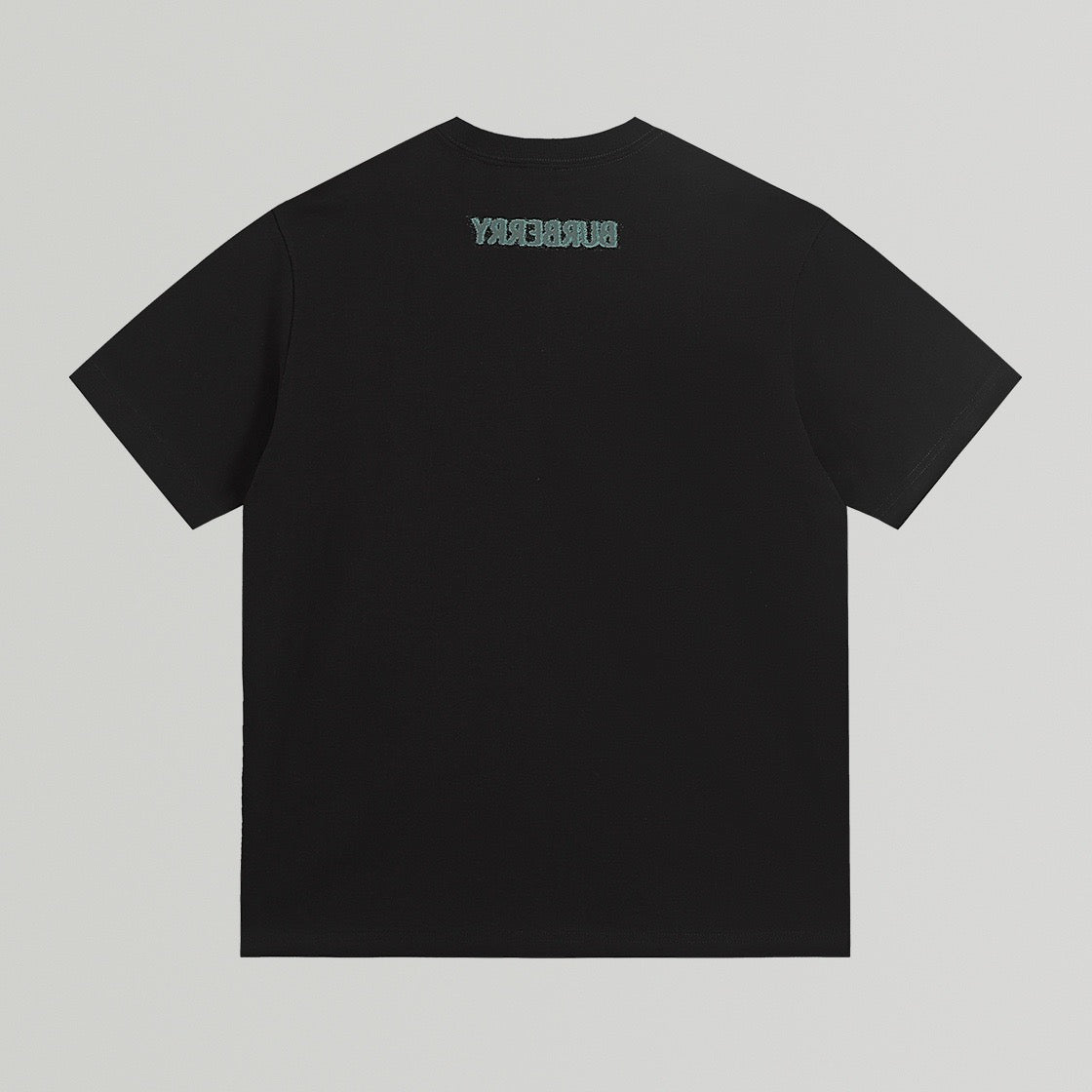 Schwarz-weißes T-Shirt