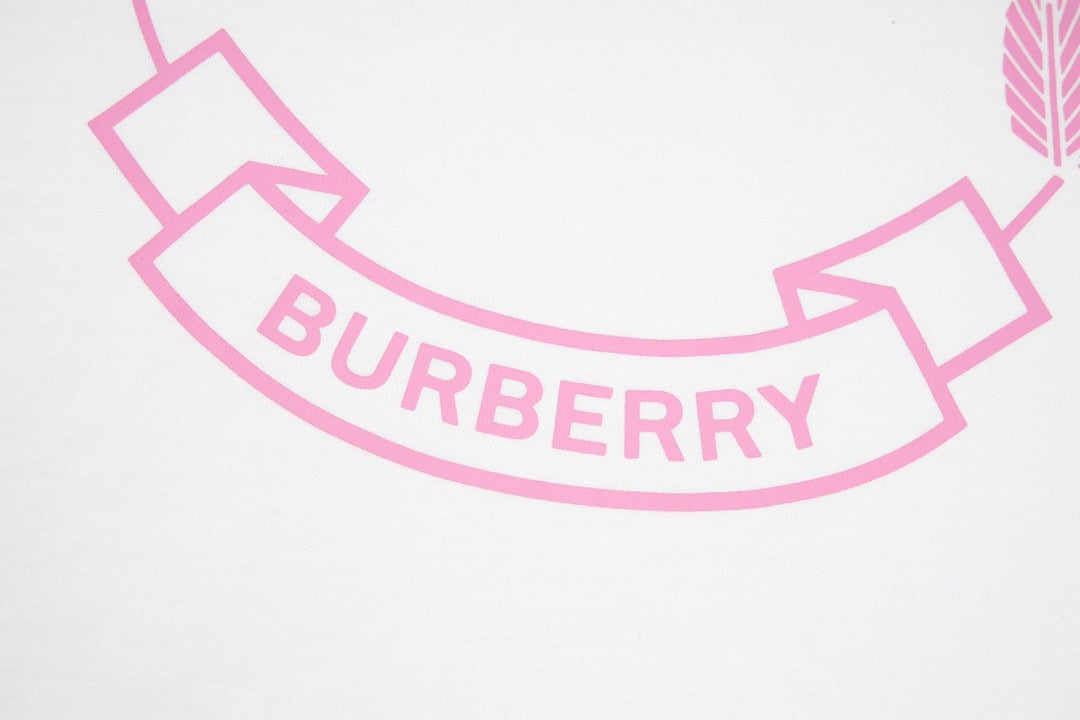 Schwarz-weißes T-Shirt