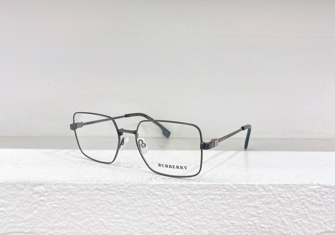 Sonnenbrille in Schwarz, Himmelblau und Khaki