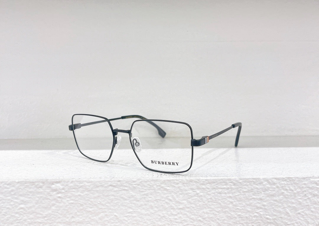 Sonnenbrille in Schwarz, Himmelblau und Khaki