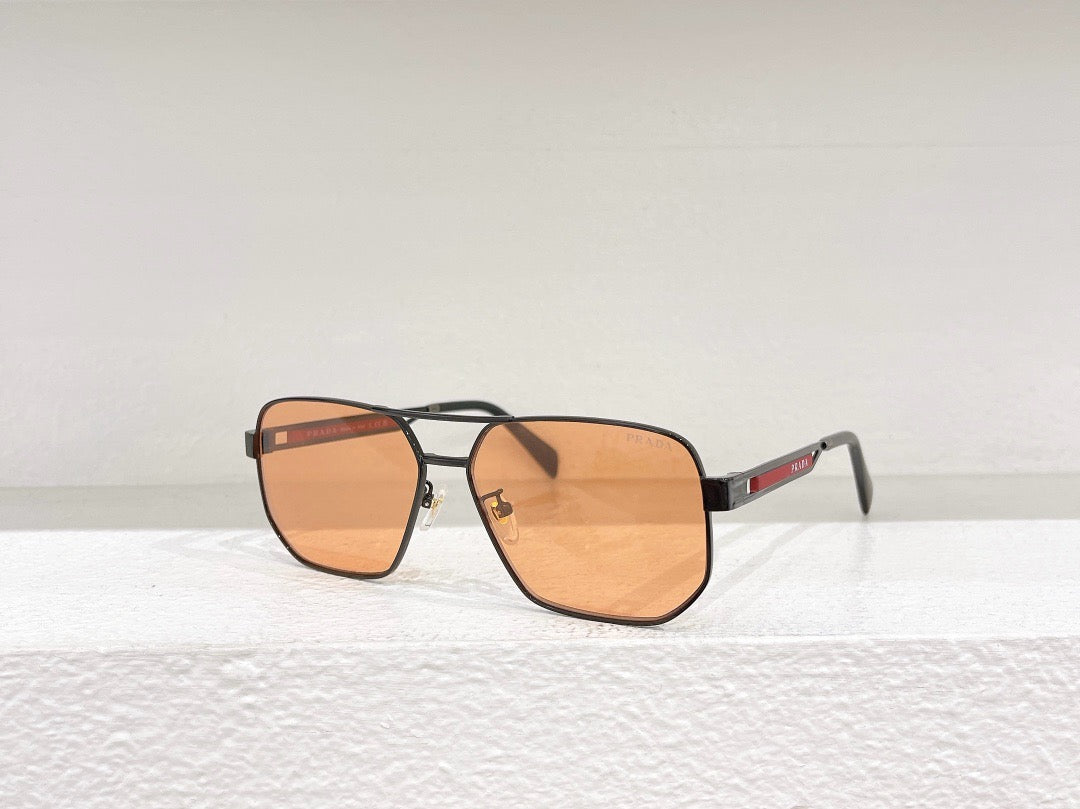 Schwarze, braune und blaue Sonnenbrille
