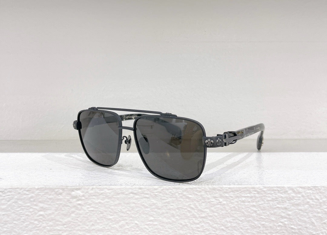 Blaue, braune und schwarze Sonnenbrille