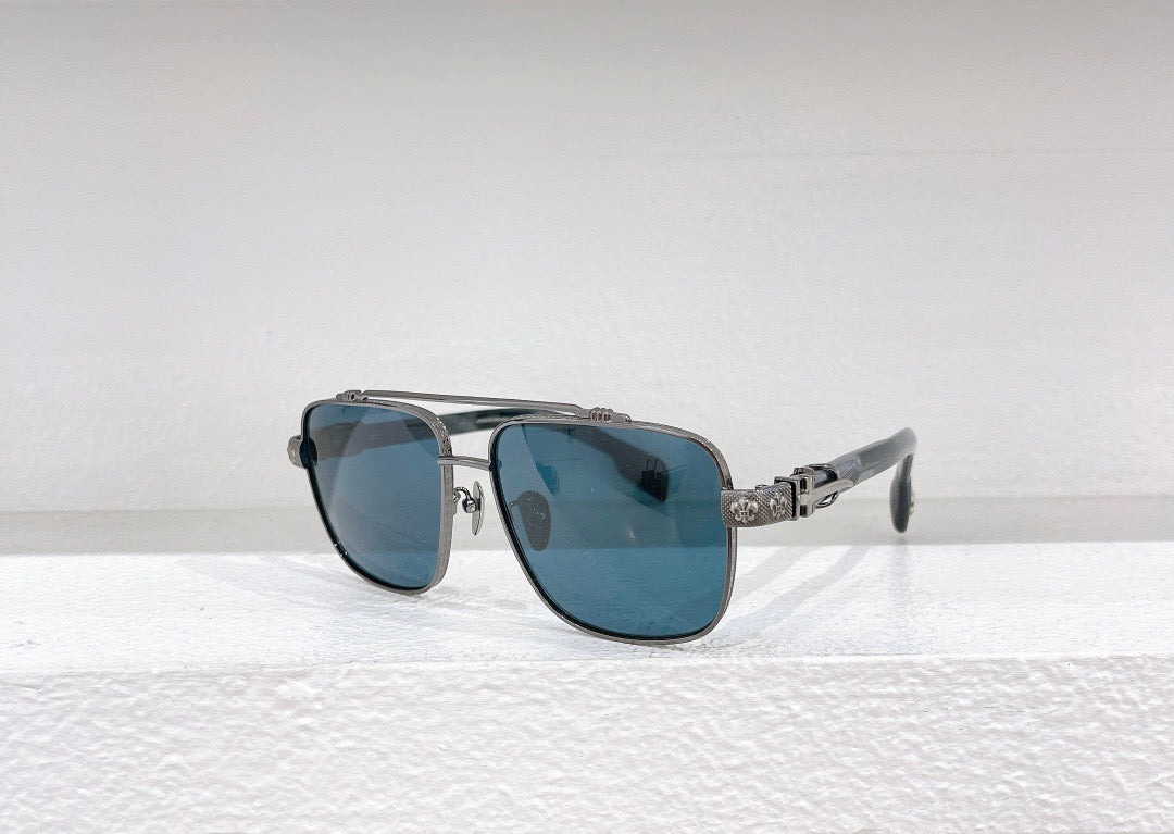 Blaue, braune und schwarze Sonnenbrille