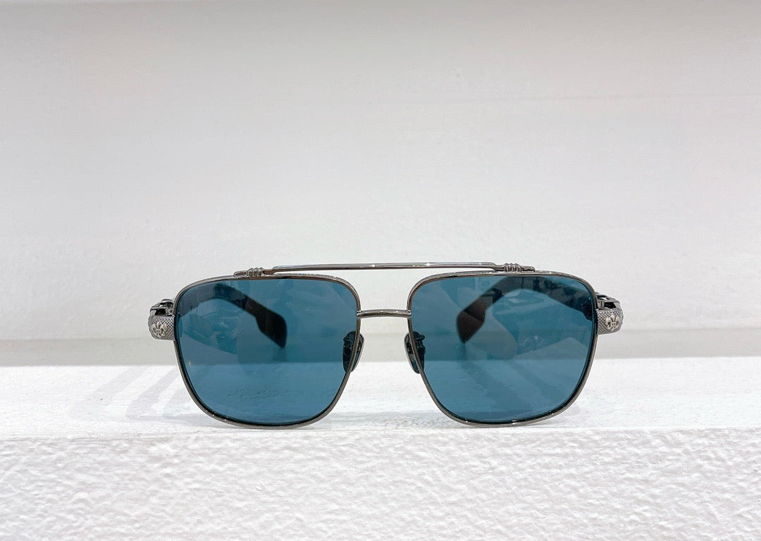 Blaue, braune und schwarze Sonnenbrille