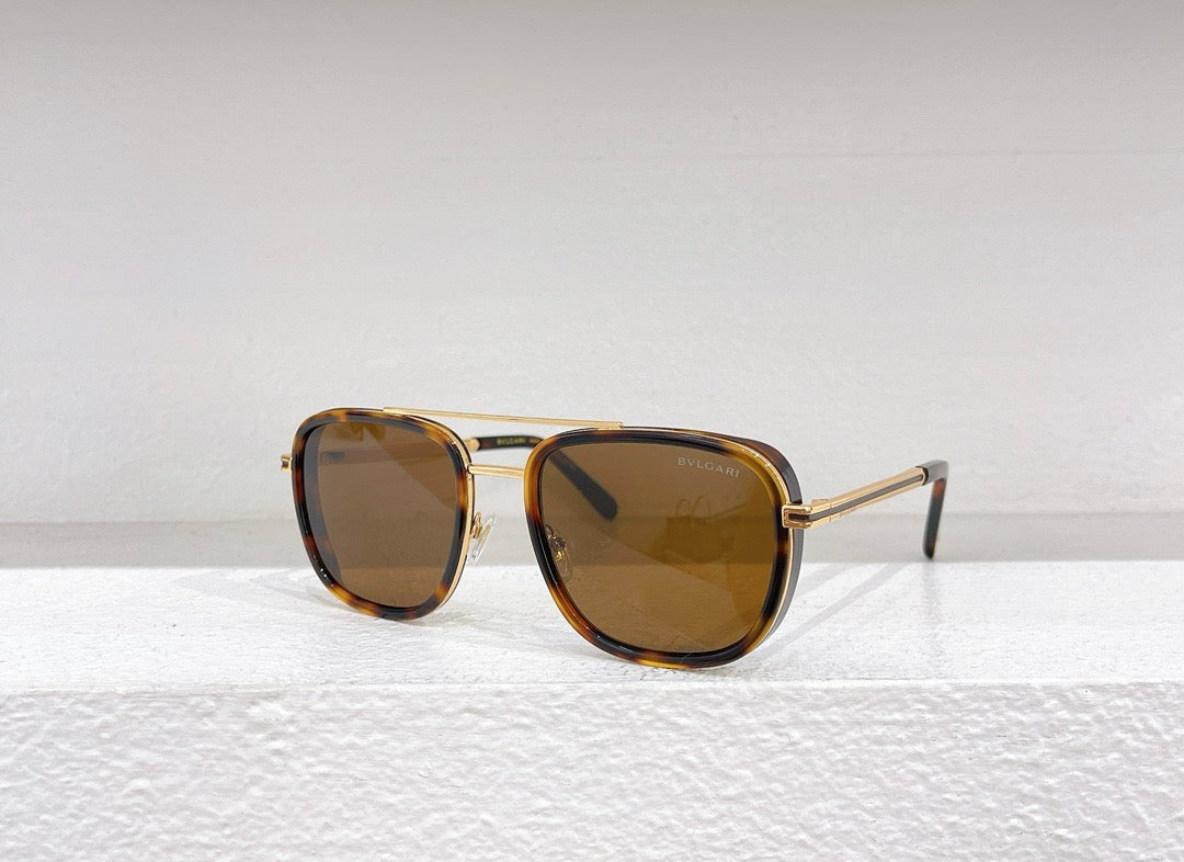 Rosa, braune und schwarze Sonnenbrille