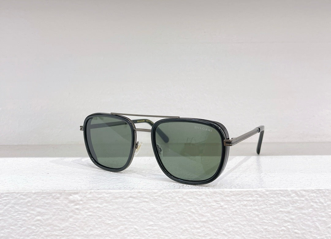 Rosa, braune und schwarze Sonnenbrille