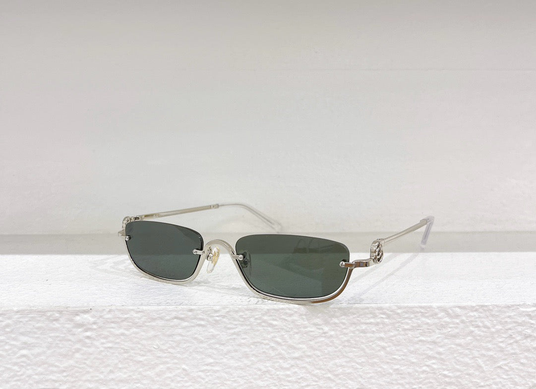 Mehrfarbige Sonnenbrille