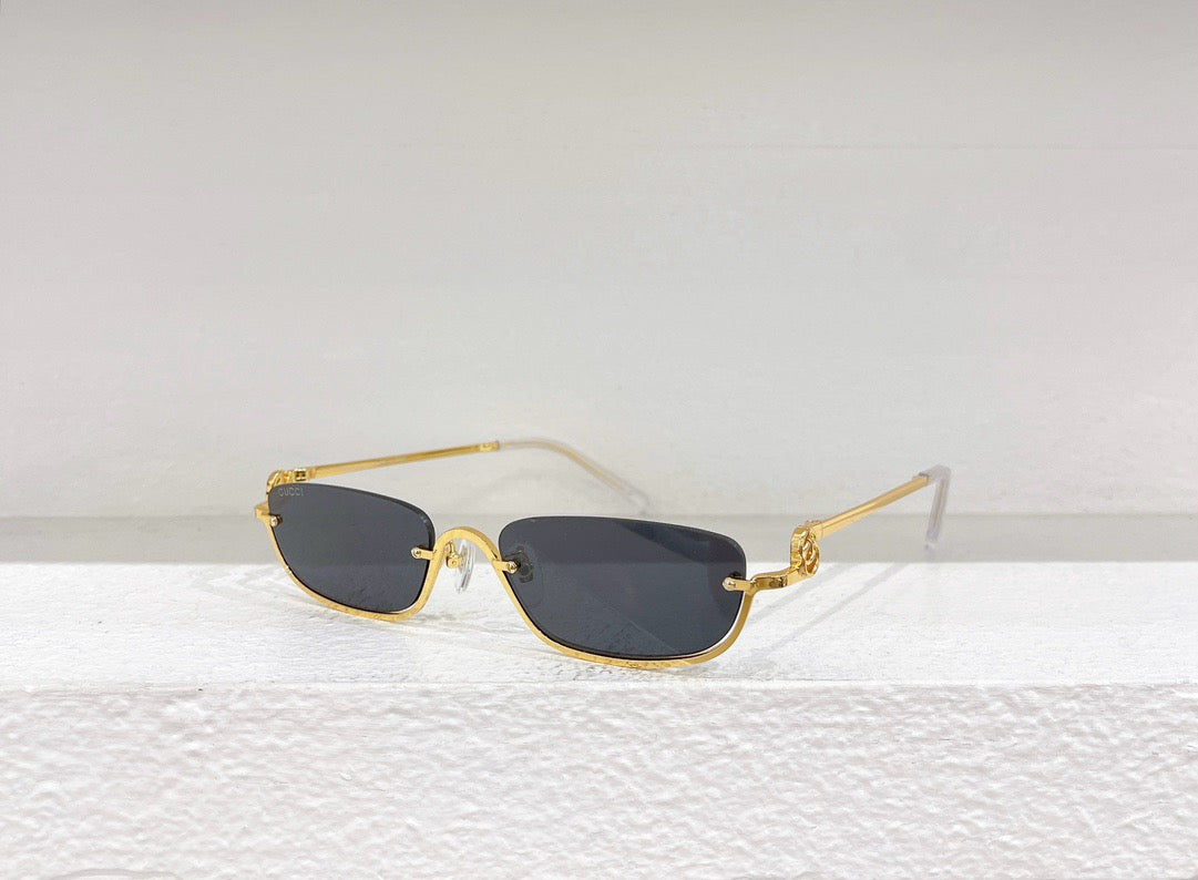 Mehrfarbige Sonnenbrille