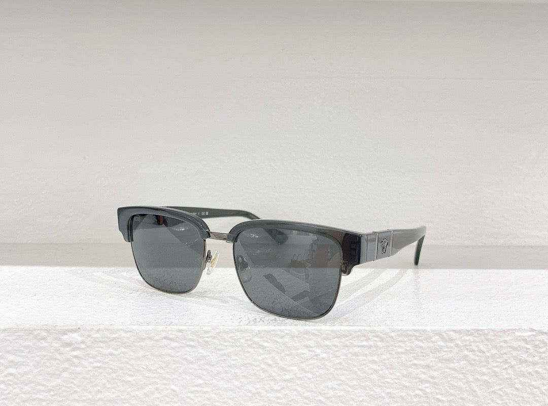 Schwarze, braune und blaue Sonnenbrille