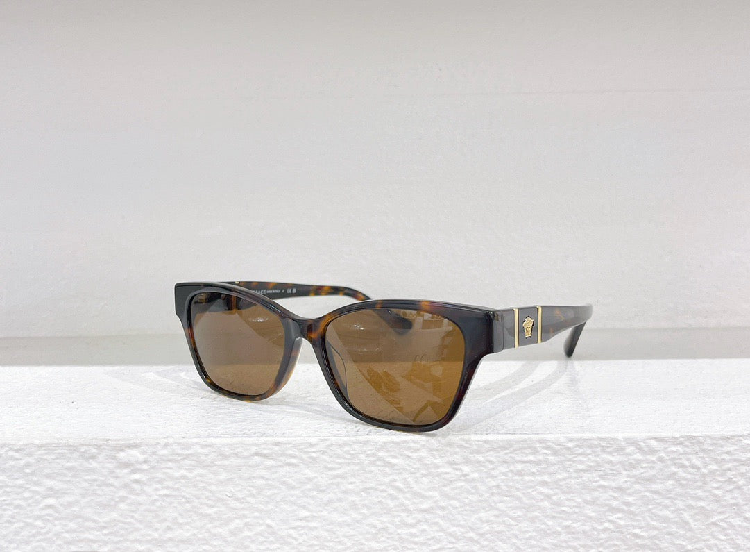 Mehrfarbige Sonnenbrille