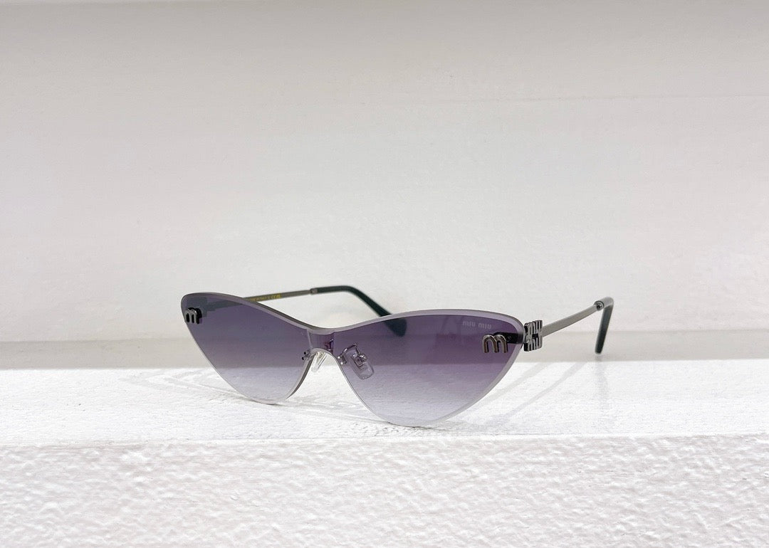 Braune, blaue und schwarze Sonnenbrille