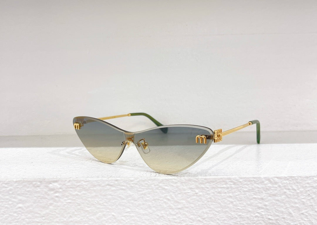 Braune, blaue und schwarze Sonnenbrille