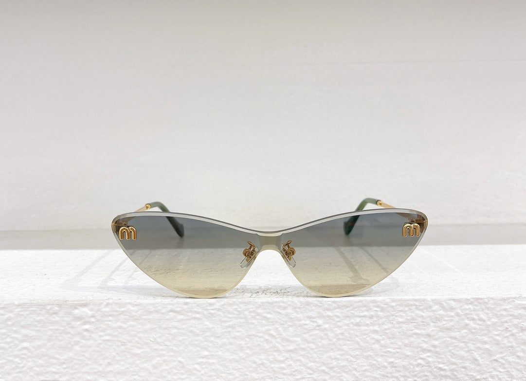Braune, blaue und schwarze Sonnenbrille